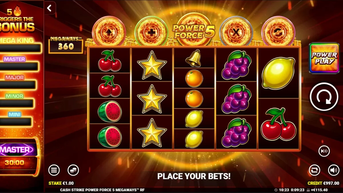 Interface de jogo do slot Cash Strike Power Force 5 Megaways com símbolos de frutas e painéis de bônus